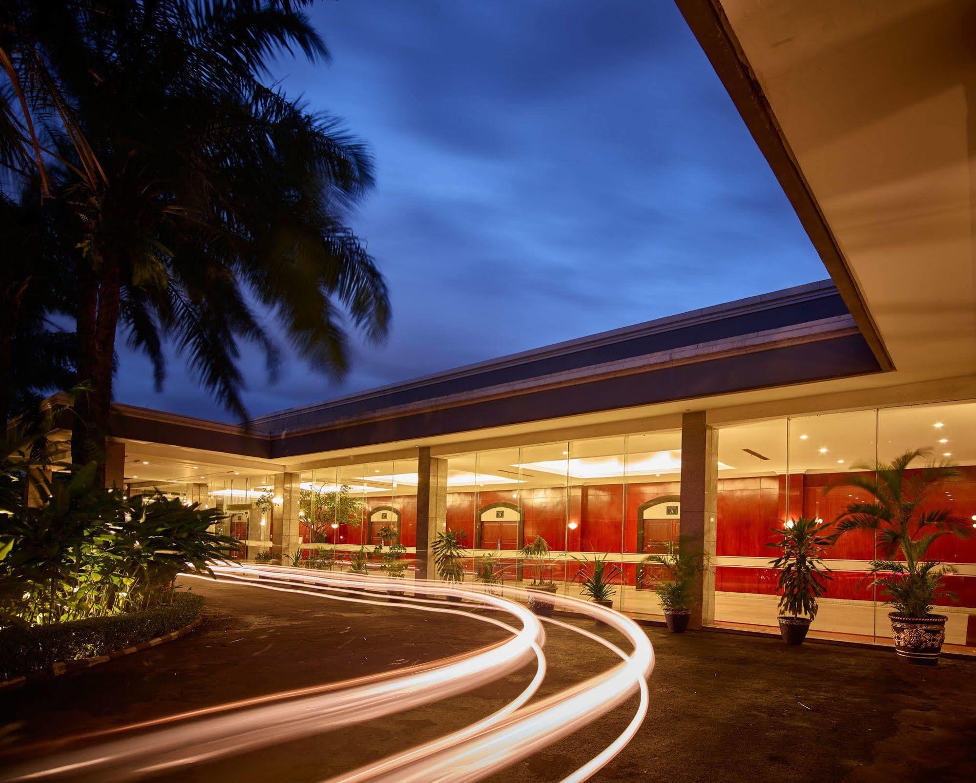 Istana Nelayan Hotel Tangerang Exterior photo