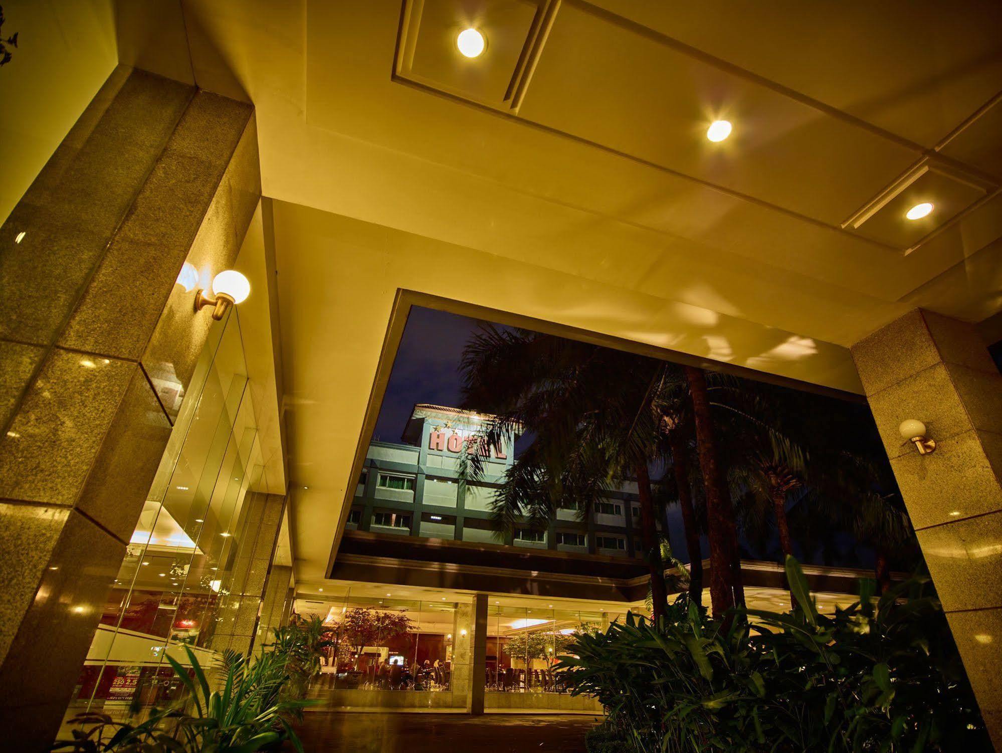 Istana Nelayan Hotel Tangerang Exterior photo